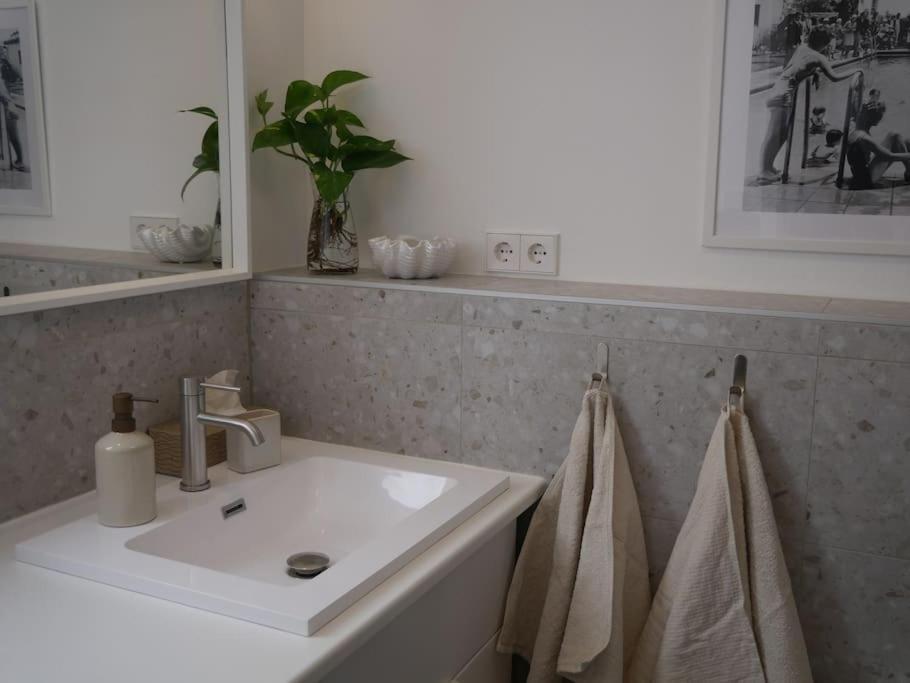 Moderne Studio Ferienwohnung In باد دوبيران المظهر الخارجي الصورة