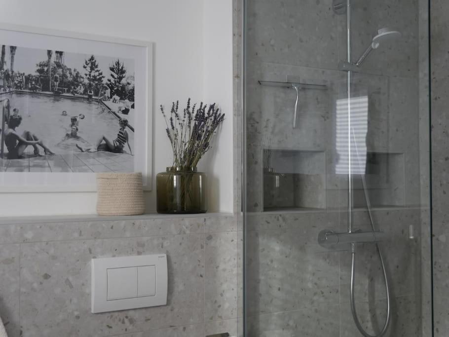 Moderne Studio Ferienwohnung In باد دوبيران المظهر الخارجي الصورة